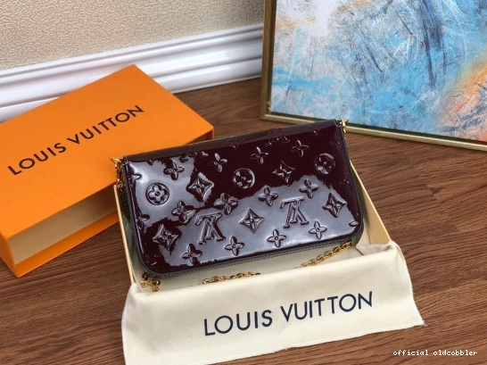 Official oldcobbler FÉLICIE VUITTON LOUIS POCHETTE 0708